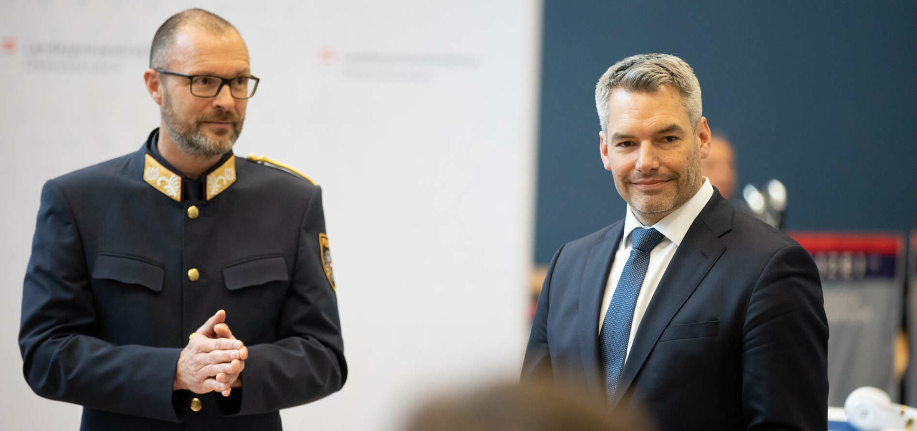 Landespolizeidirektor Andreas Pilsl (r.) und Innenminister Karl Nehammer.