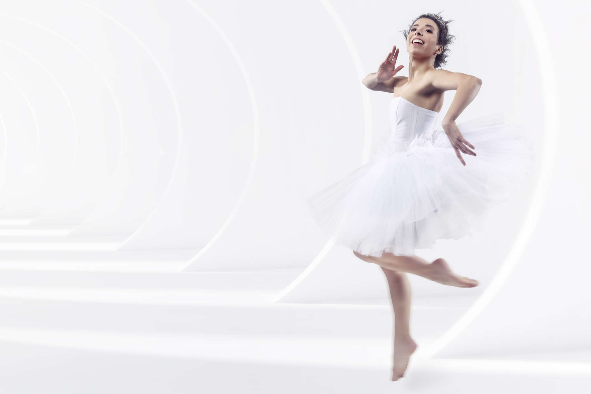 Lara Almonem tanzt die junge Cinderella