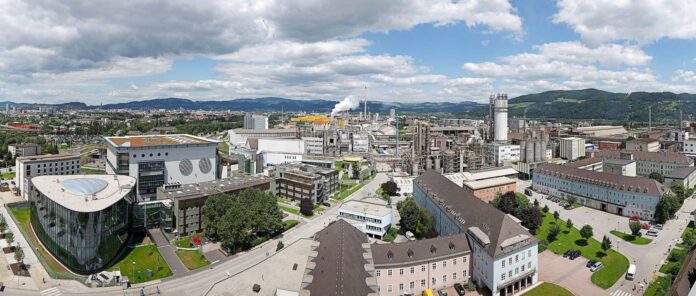 Bei der Borealis im Linzer Chemiepark werden weiter alle Mitarbeiter beschäftigt. Andere Betriebe kämpfen.