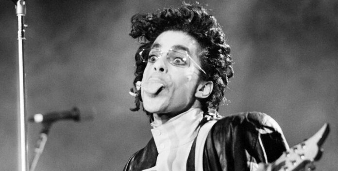Prince 1987 bei einem Auftritt in Paris