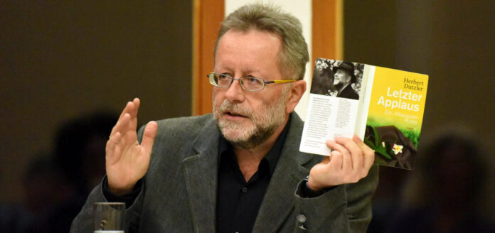 Der Schwanenstädter Autor Herbert Dutzler wird heuer auch beim Literaturfestival am Attersee lesen.