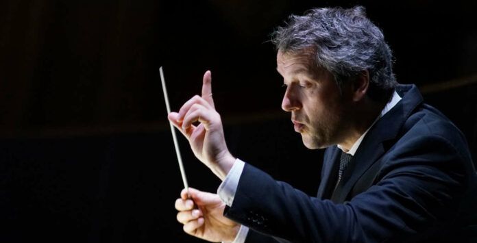 Bruckner-Orchester-Chef Markus Poschner wurde mit „Tristan und Isolde“ für die beste musikalische Leitung ausgezeichnet.