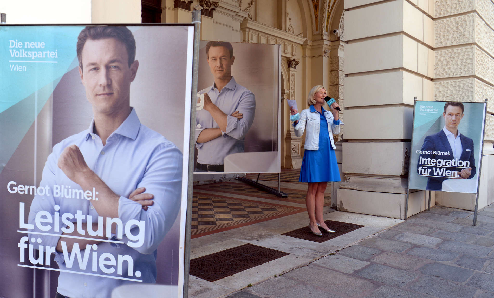 ÖVP-Kampagnenleiterin Bernadette Arnoldner lüftete gestern das Geheimnis um die Blümel-Plakate. Ausgehend von den mageren 9,24 Prozent des Jahres 2015 hält sie eine Verdoppelung des Stimmenanteils für möglich, jedenfalls wolle man jene Partei werden, die den größten Zuwachs erziele.