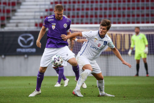 Stefano Surdanovic (r.) war das Um und Auf in der Offensive, Blau Weiß konnte aber Klagenfurt (Markus Rusek) nicht stoppen.