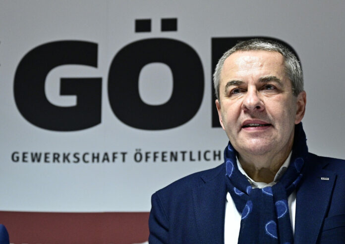 Im Vorjahr saß Norbert Schnedl als GÖD-Chefverhandler mit Vertretern der Beamtenregierung am Tisch, heuer ist Vizekanzler Werner Kogler der Ansprechpartner.