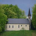 Die idyllisch gelegene Vituskirche in Oberregau punktet u. a. mit ihrer Akustik.