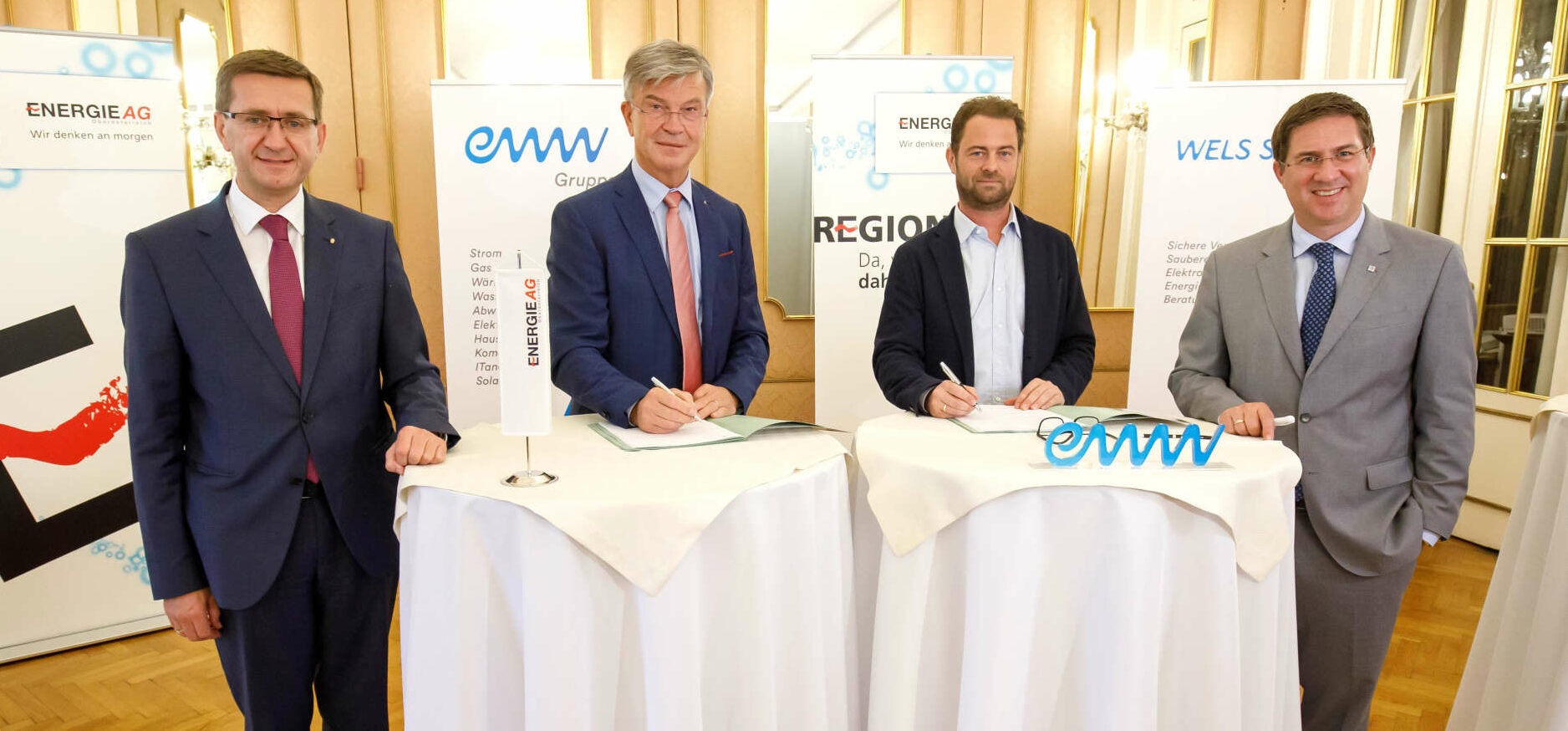 LR Markus Achleitner, Werner Steinecker (GD Energie AG), Florian Niedersüß (Vorstandssprecher EWW) und der Welser Bürgermeister Andreas Rabl haben hohe Klimaziele.