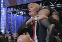Fast unerkannt: Sacha Baron Cohen mit Trump-Maske (und Tochter)