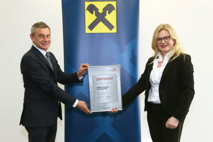 V. l.: Heinrich Schaller (RLB OÖ-Vorstandsvorsitzender) und Monica Rintersbacher (Geschäftsführerin Leitbetriebe Austria)