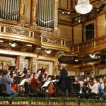 Die Wiener Philharmoniker in den letzten Vorbereitungen fürs Neujahrskonzert im Großen Saal des Musikvereins, das Corona-bedingt heuer ohne Publikum vor Ort auskommen muss.