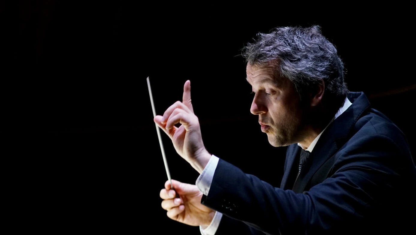 Ging in seiner Aufgabe wie immer voll auf: Bruckner Orchester-Chefdirigent Markus Poschner.