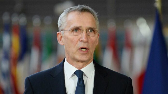 Am Rande des EU-Gipfels tauschten sich die Staats- und Regierungschefs auch mit NATO-Generalsekretär Jens Stoltenberg aus. Dieser warb für eine noch stärkere Zusammenarbeit.