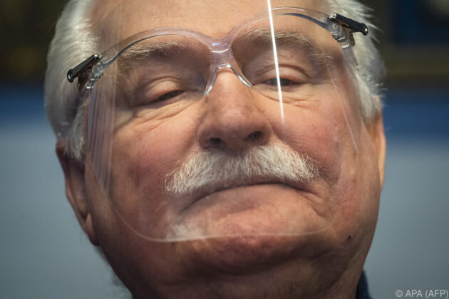 Lech Walesa am Herzen operiert