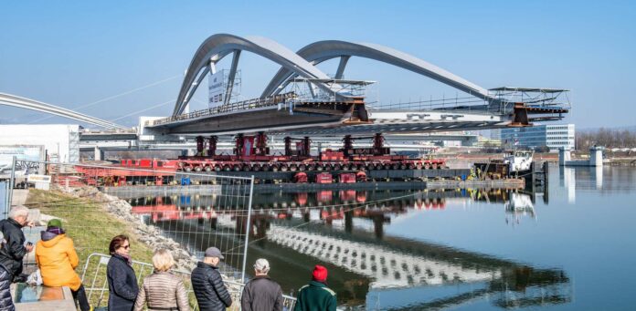 Neue Linzer Donaubrücke