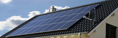 Mit 200.000 Photovoltaikanlagen auf den Dächern soll in Oberösterreich die Energiewende im Land vorangetrieben werden. Die gewonnene Leistung aus der Sonnenenergie soll bis 2030 verzehnfacht werden.