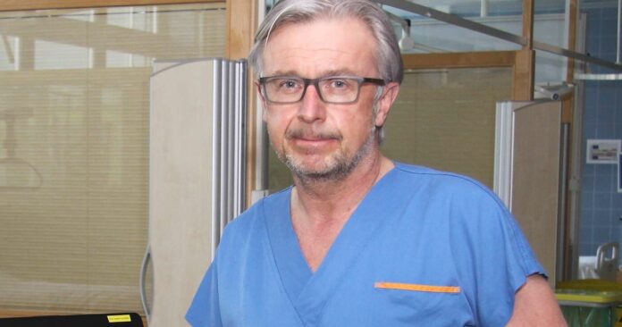 Diplomkrankenpfleger Heinz Hamminger ist sei 25 Jahren in der Intensivpflege am Klinikum tätig. Er berichtet von der extremen Belastung durch das Coronavirus für sein Pflegeteam.
