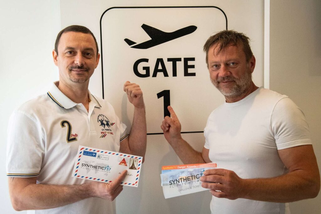 Eric Pürstinger (r.) und Mario Aigelsperger lassen in ihrer Garage in Alkoven Hobbypiloten-Träume wahr werden.