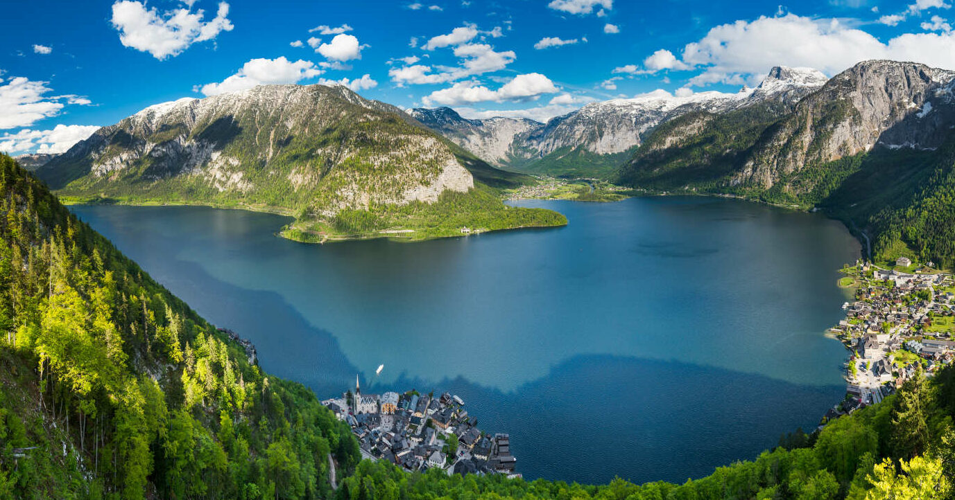 Der Klimawandel setzt vor allem den Arten in tropischen Seen zu, in den Alpen - im Bild der Hallstätter See - durchmischt sich das Wasser jährlich im Frühjahr und Herbst, die Arten sind weniger vom Klima abhängig.