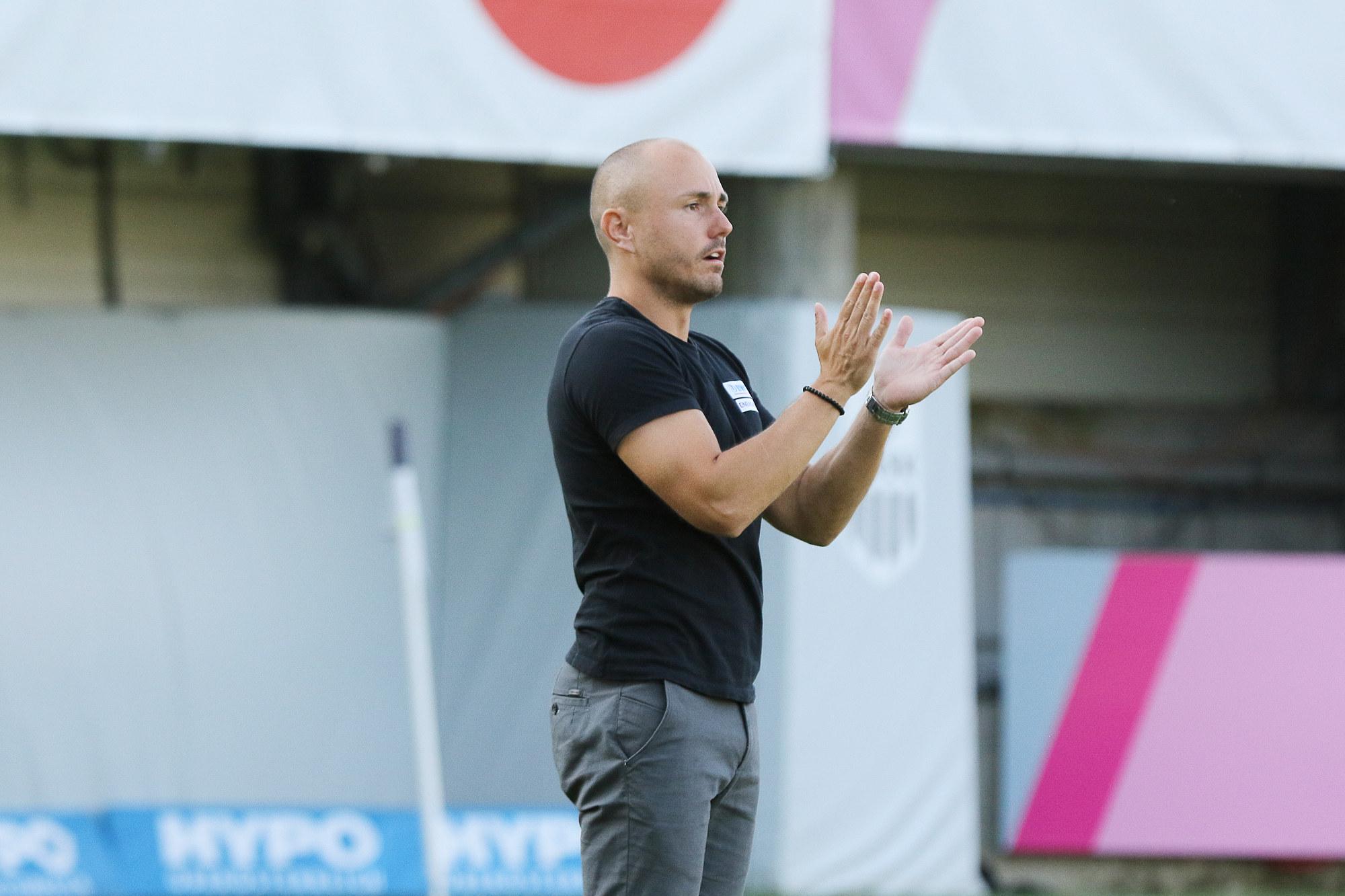 FC Juniors OÖ-Trainer Stefan Hirczy sah viel Positives bei seinem jungen Team.
