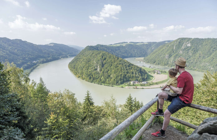 Die Donauschlinge in Schlögen: Oberösterreich ist seit vielen Jahren aktiv darum bemüht, sein kulturelles Erbe rund um den Donaulimes nachhaltig zu sichern und zugänglich zu machen. Nun sind diese Maßnahmen belohnt worden.
