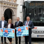 V. .l.: LR Stefan Kaineder (Grüne), Infrastrukturministerin Leonore Gewessler (Grüne), LH Thomas Stelzer (ÖVP) und LR Günther Steinkellner (FPÖ) präsentierten gestern in Linz in einer Pressekonferenz die „nächsten Schritte zum Klimaticket“.