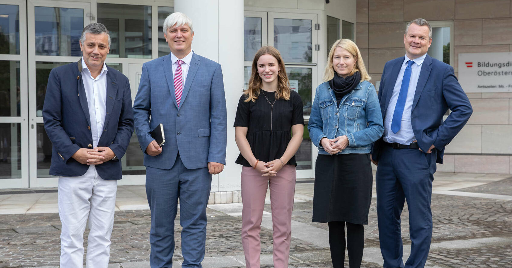 Nach dem Schulgipfel (v. l.): Bildungsdirektor Alfred Klampfer, Joris Gruber (Präsident des Landesverbands der Elternvereine an höheren und mittleren Schulen), AHS-Landesschulsprecherin Susanna Öllinger, LH-Stv. Christine Haberlander und Tilman Königswieser, ärztlicher Leiter im Landes-Krisenstab.