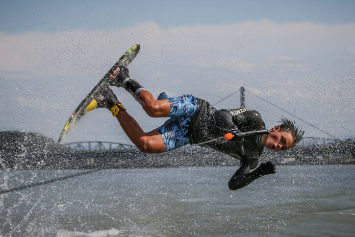 Dominic Kuhn will weiter spektakulär und erfolgreich über das Wasser fliegen.