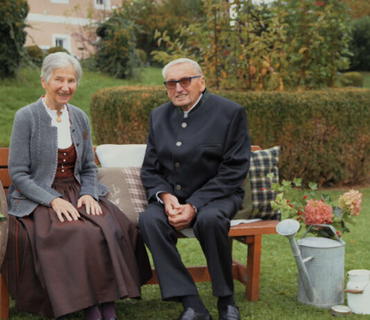Margarete Edlmair und Heinz Pollhammer, beide aus Ansfelden, traten in den 60er Jahren das Amt der ersten ehrenamtlichen Landesleitung der Mädchen- bzw. Burschengruppe an.