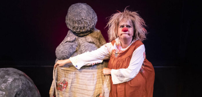 Linz liebt diese Schweizerin, quasi Stammgast: Clownfrau Gardi Hutter lotet in „Gaia Gaudi“ (13. 11.) die eigene Endlichkeit aus.