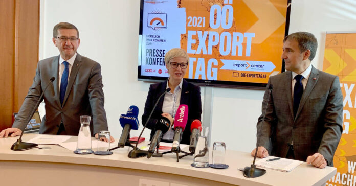 Stolz auf Exporteure (v. l.): Landesrat Achleitner, WKOÖ-Präsidentin Hummer und AWA-Leiter Otter