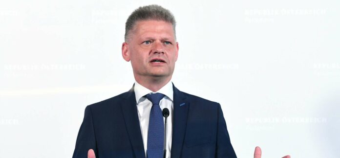NR-Abg. Andreas Hanger (ÖVP) kündigte am Sonntag eine parlamentarische Anfrage zur WKStA an.