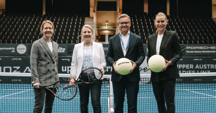Turnierdirektorin Sandra Reichel, Frauenministerin Susanne Raab, ÖTV-Präsident Magnus Brunner und Turnier-Botschafterin Barbara Schett setzen sich für die Frauen-Förderung im Sport ein.