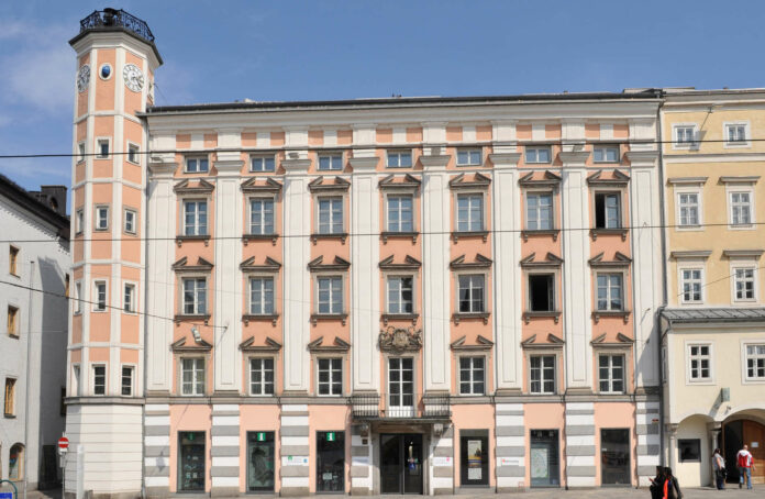 2022/2023 için bütçe tahmini Linz'in eski belediye binasında sunuldu.