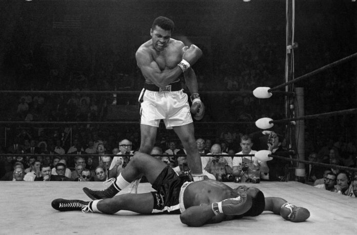 Muhammad Ali tänzelte 1964 und 1965 das furchteinflößende Kraftpaket Sonny Liston einfach aus. Der Beginn eines Mythos.