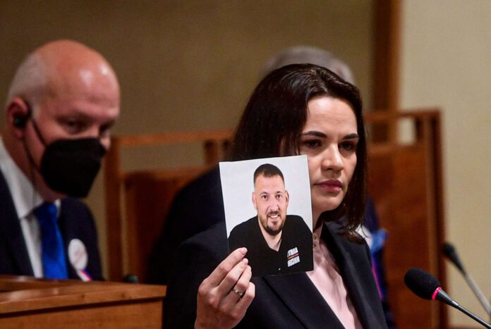 Swetlana Tichanowskaja bezeichnet das Urteil – 18 Jahre Straflager – für ihren Gatten Sergej Tichanowski als „rechtswidrig“.