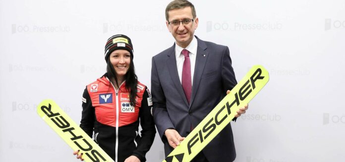 Auch Sport-Landesrat Markus Achleitner drückt OÖ-Ass Jacqueline Seifriedsberger & Co. die Daumen.