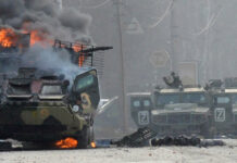 Es läuft nicht nach Plan für Putin: Ausgebrannter russischer Radpanzer bei Kharkiv.