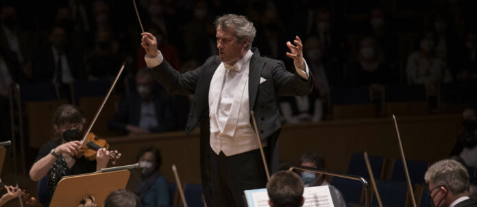 Führte seine Musiker wie immer großartig:Dirigent Markus Poschner