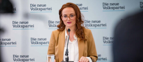Laura Sachslehner hat laut eigenem Bekunden die ersten 100 „sehr intensiven Tage“ als ÖVP-Generalsekretärin hinter sich, vor sich hat sie unter anderem die Organisation des ÖVP-Bundesparteitages am 14. Mai.