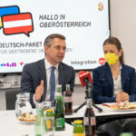 V. l.: Christoph Krennmayr (Leiter Integrationszentrum OÖ, ÖIF), LR Wolfang Hattmannsdorfer, Julia Panholzer (Geschäftsführerin VHS OÖ) und Christoph Jungwirth (Geschäftsführer BFI OÖ)