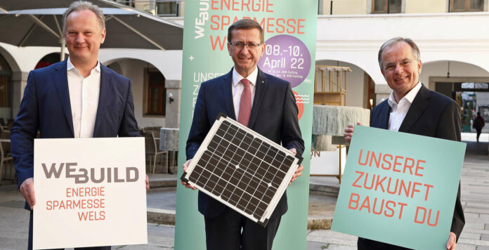 Freuen sich auf die Energiesparmesse 2022 (v. l.): Mess-Geschäftsführer Schneider, Landesrat Achleitner und Gerhard Dell, Geschäftsführer des OÖ. Energiesparverbands