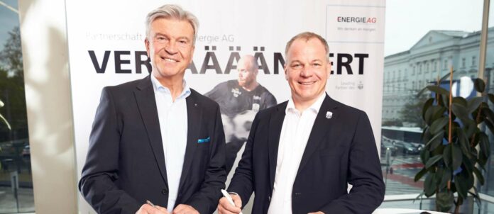 Generaldirektor Werner Steinecker mit LASK-Präsident Siegmund Gruber (r.)