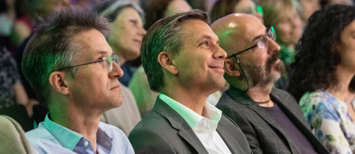 14. Integrationskonferenz in Linz (v. l.): Migrationsforscher und Autor Gerald Knaus, Landesrat Wolfgang Hattmannsdorfer und Soziologe und Integrationsexperte Kenan Güngör.