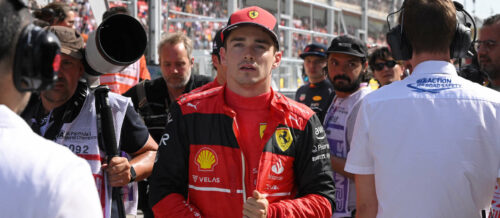 Ausgerechnet vor seinem Heimrennen musste Charles Leclerc (M.) die WM-Führung an Max Verstappen abgeben.