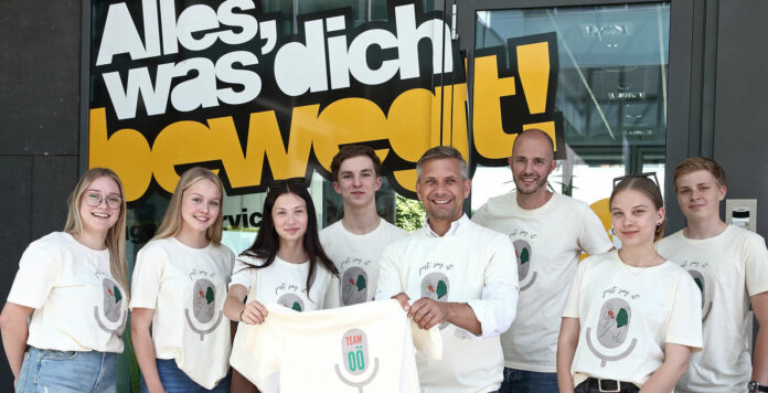 Das OÖ Team, v.l.: Sofia Friedinger, Viktoria Wahlmüller, Lenja Schaubmayer, Jakob Kleschpis, LR Hattmannsdorfer, Samuel Böck (JugendService), Emilia Berlinger und Lukas Nopp.