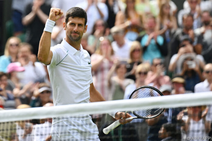 Djokovic-locker-in-dritter-Wimbledon-Runde