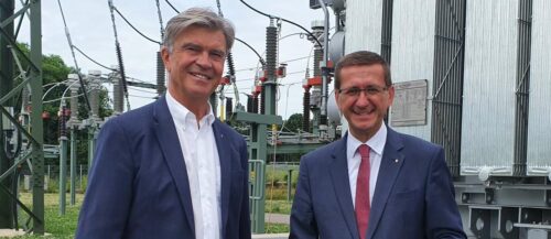 Wirtschafts- und Energielandesrat Markus Achleitner (r). mit Energie AG-Generaldirektor Markus Achleitner beim neue Umspannwerk Raab/Brünning