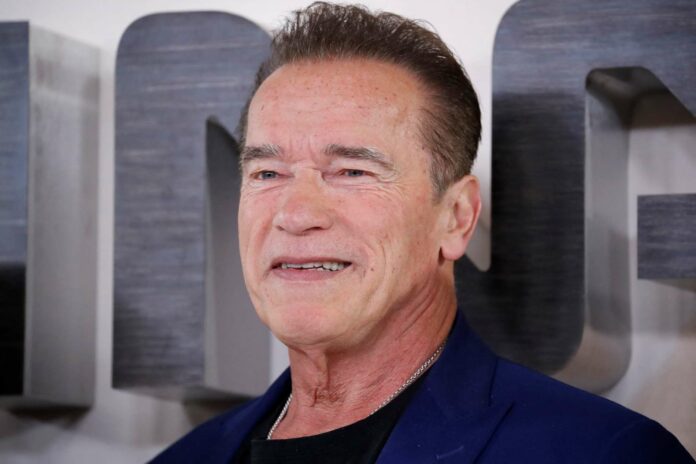 Arnold Schwarzenegger heute: Klimaaktivist, Lieblingsfeind von Donald Trump, virtuell präsent mit Esel und Zwergpony.