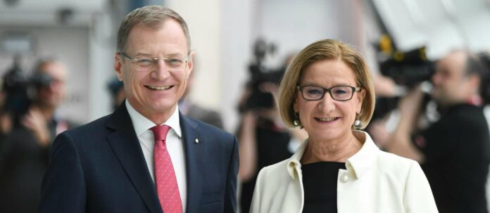 Die ÖVP-Landeshauptleute Thomas Stelzer (OÖ) und Johanna Mikl-Leitner (NÖ) ziehen an einem Strang.