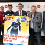 Mario Stecher (Sportlicher Leiter ÖSV), die Olympiasieger Jan Hörl und Daniel Huber, Sport-Landesrat Markus Achleitner, OK-Chef Bernhard Zauner und Landesskiverbands-Präsident Klaus Kumpfmüller (v.l.) freuen sich auf viele Fans in Hinzenbach.